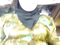 जबकि स्टोर खुला है पत्नी,