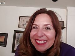 शरारती अमेरिका माँ खुद के साथ खेल